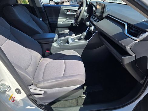 Used 2019 Toyota RAV4 XLE FWD image 15