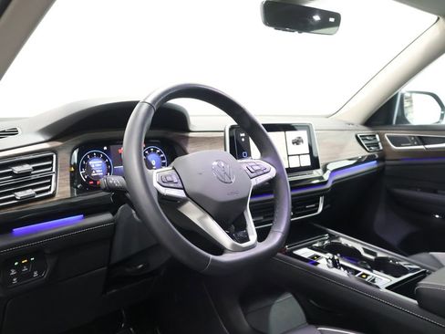 Used 2025 Volkswagen Atlas SEL Premium R-Line image 15