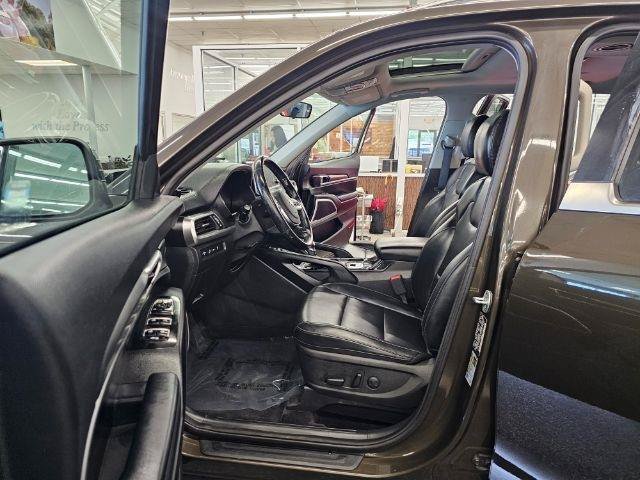 Used 2020 Kia Telluride S w/ S 8 Passenger Seating Package AWD/4WD image 29