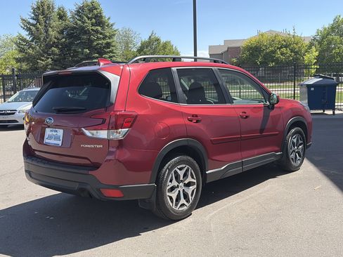 Used 2023 Subaru Forester Premium AWD/4WD image 12