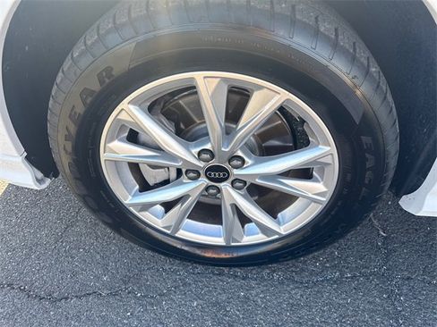 Used 2023 Audi Q3 2.0T Premium image 14