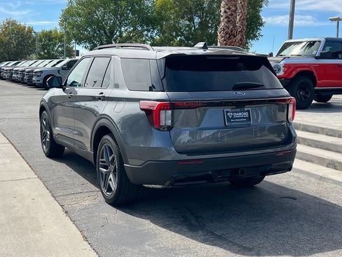 New 2026 Ford Explorer ST-Line w/ ST-Line Street Pack RWD image 4