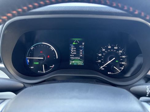 Used 2021 Toyota Sienna XSE FWD image 16