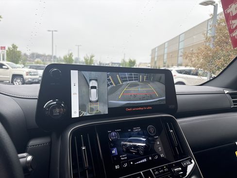 Used 2026 Lexus LX 600 F Sport image 25