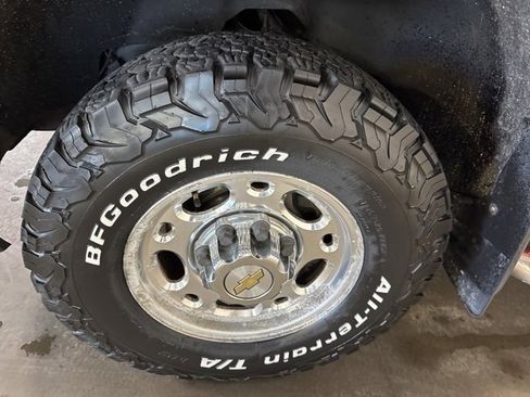 Used 2005 Chevrolet Silverado 2500 LS w/ Heavy-Duty Power Package image 9