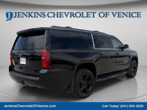 Used 2020 Chevrolet Suburban LT w/ Luxury Package AWD/4WD image 5