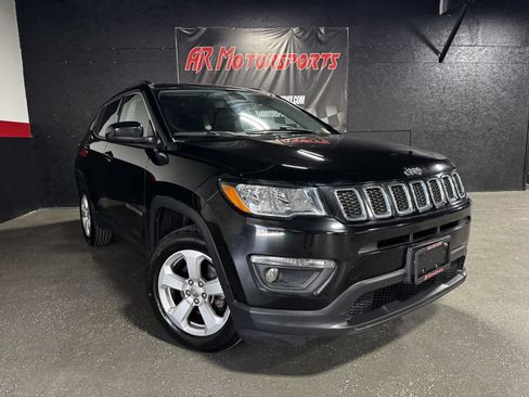 Used 2019 Jeep Compass Latitude w/ Cold Weather Group AWD/4WD image 7