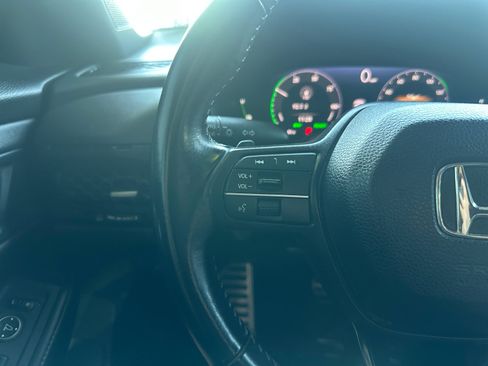 Used 2025 Honda Accord Sport image 18
