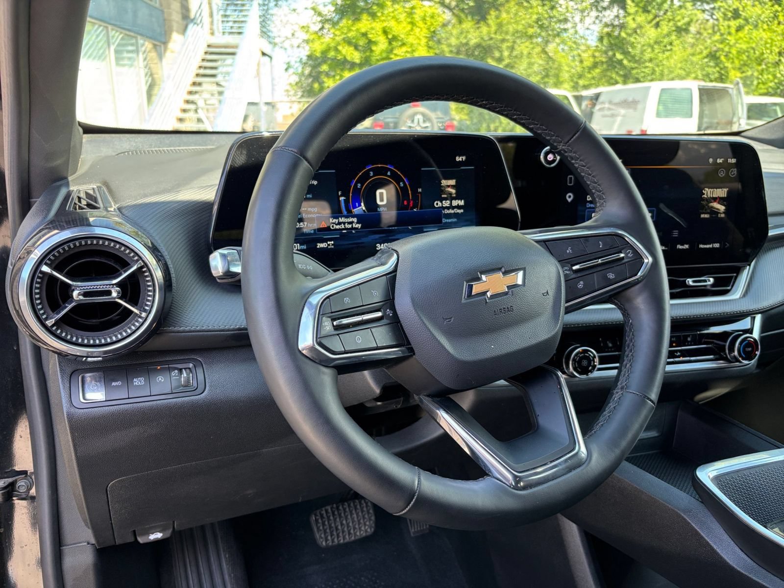 Used 2025 Chevrolet Equinox LT AWD/4WD image 34