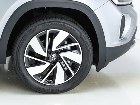 New 2026 Volkswagen Atlas SE image 14