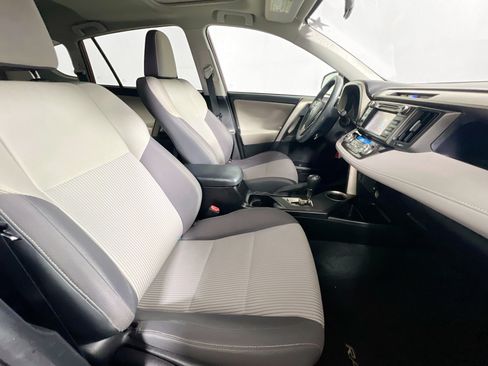 Used 2015 Toyota RAV4 XLE FWD image 28