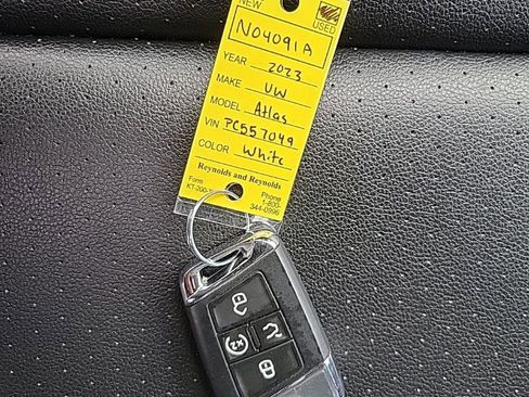 Used 2023 Volkswagen Atlas SE image 36