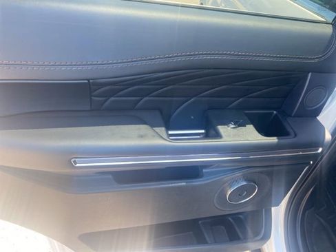 Used 2021 Ford Expedition Platinum AWD/4WD image 12