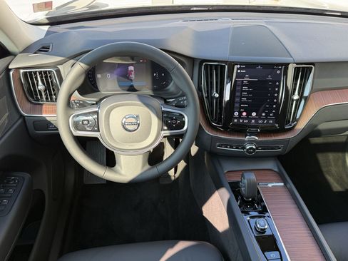 Used 2024 Volvo XC60 B5 Plus w/ Protection Package Premier AWD/4WD image 28