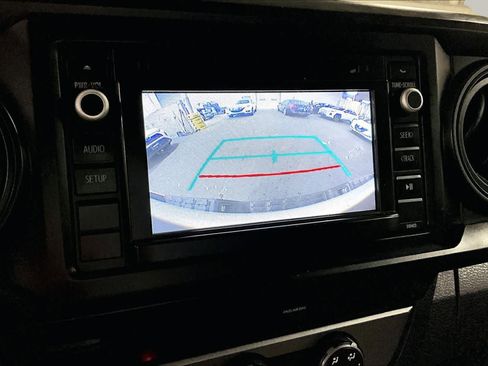Certified 2019 Toyota Tacoma SR AWD/4WD image 23