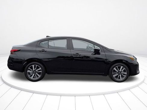 Used 2025 Nissan Versa SV FWD image 2