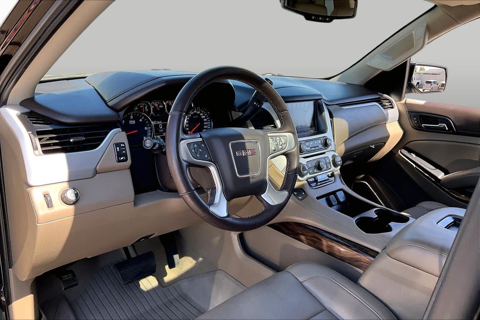 Used 2020 GMC Yukon SLT w/ Premium Edition RWD image 18