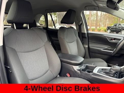 Used 2025 Toyota RAV4 XLE image 28