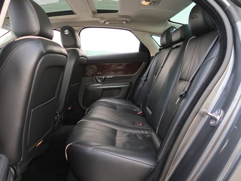 Used 2016 Jaguar XJ Supercharged image 45