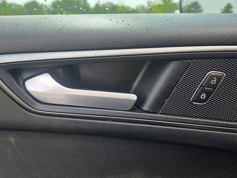 Used 2019 Ford Edge SE FWD image 23