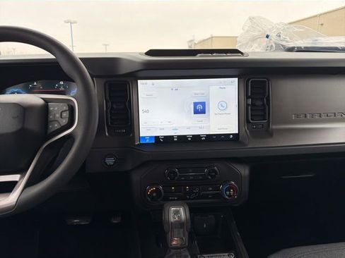 New 2026 Ford Bronco Base image 16