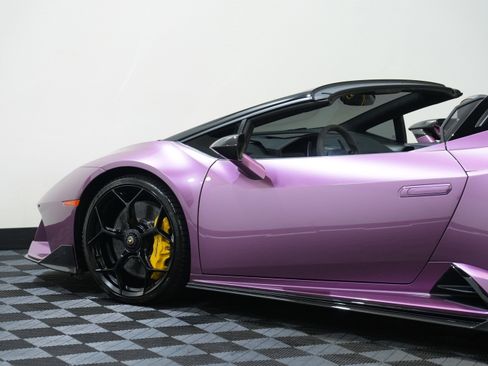 Used 2024 Lamborghini Huracan EVO image 28