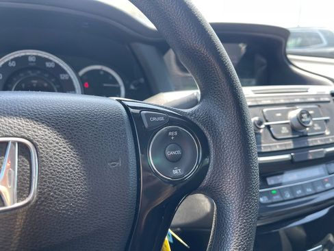 Used 2016 Honda Accord LX image 17