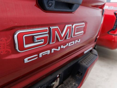 Used 2024 GMC Canyon Elevation w/ Trailering Package image 11