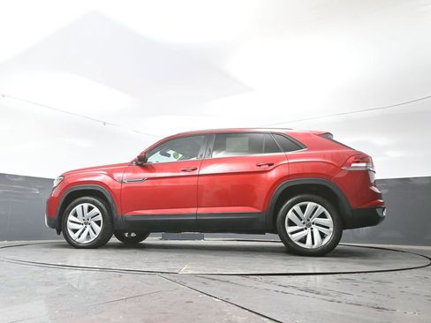 Used 2022 Volkswagen Atlas Cross Sport SE image 55
