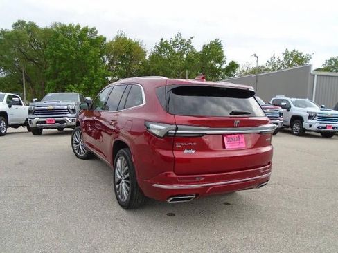 Certified 2025 Buick Enclave Avenir w/ Super Cruise Package AWD/4WD image 31