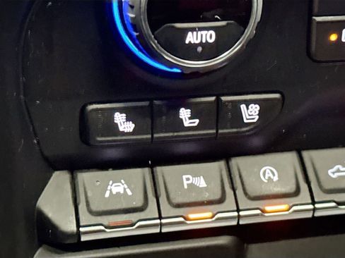 Used 2021 Chevrolet Silverado 1500 High Country w/ Technology Package image 24