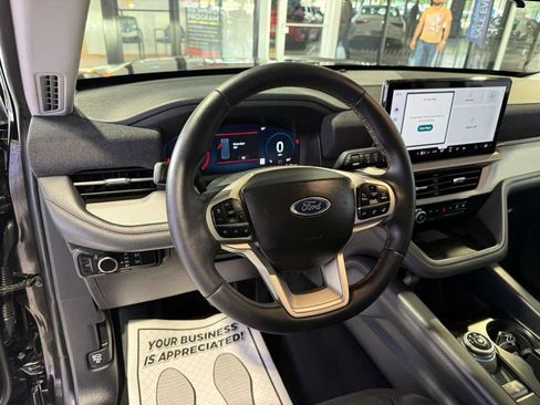 Used 2026 Ford Explorer Active RWD image 28