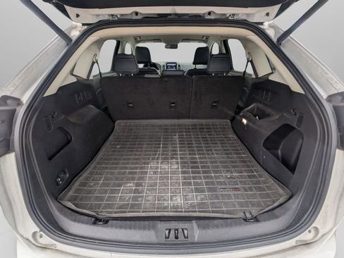 Used 2024 Ford Edge SEL w/ Sport Appearance Package image 10