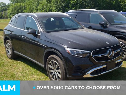 Used 2024 Mercedes-Benz GLC 300 4MATIC image 3