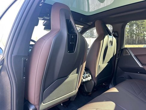 Used 2025 BMW iX M60 image 22