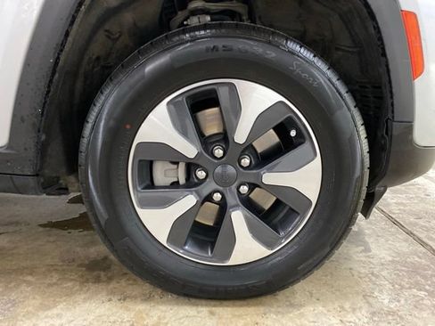 Used 2024 Jeep Grand Cherokee Limited 4xe AWD/4WD image 38