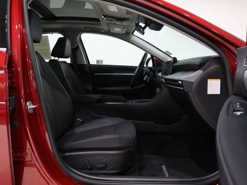 Certified 2025 Hyundai Sonata Limited image 32