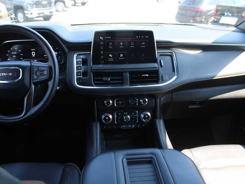 Used 2023 GMC Yukon AT4 w/ AT4 Premium Plus Package AWD/4WD image 10