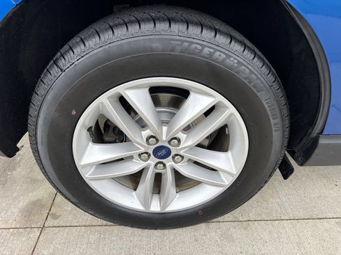 Used 2018 Ford Edge SEL w/ Equipment Group 201A AWD/4WD image 17