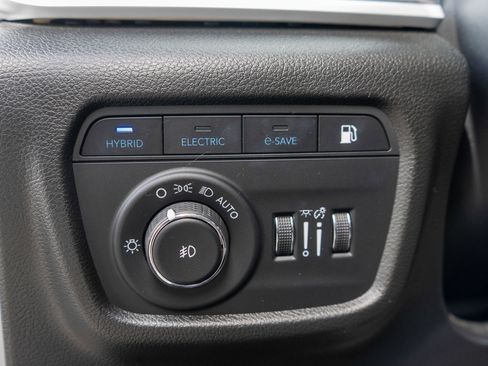 Used 2022 Jeep Grand Cherokee Limited 4xe w/ Luxury Tech Group II image 17