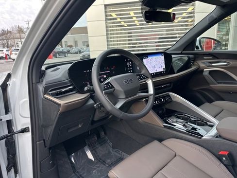 New 2025 Audi Q5 Premium Plus image 17