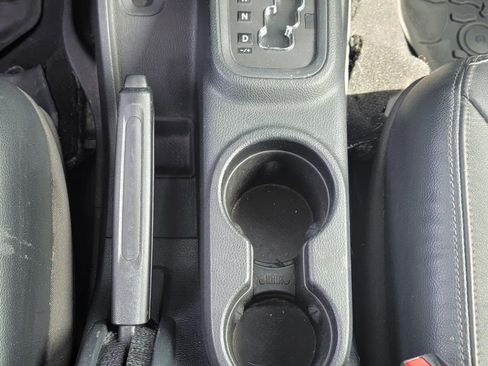 Used 2016 Jeep Wrangler Unlimited Sahara AWD/4WD image 25