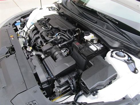 Used 2025 Kia K4 LX image 37