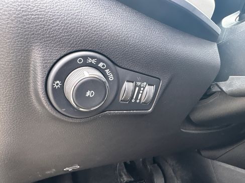 Used 2025 Jeep Compass Limited AWD/4WD image 34