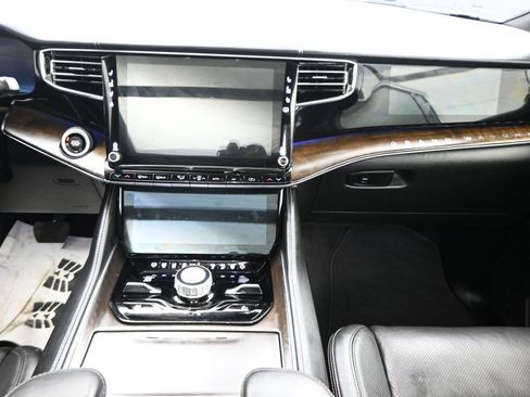 Used 2022 Jeep Grand Wagoneer Series I AWD/4WD image 3