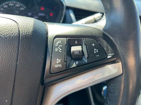 Used 2019 Chevrolet Trax LT w/ LT Convenience Package image 23