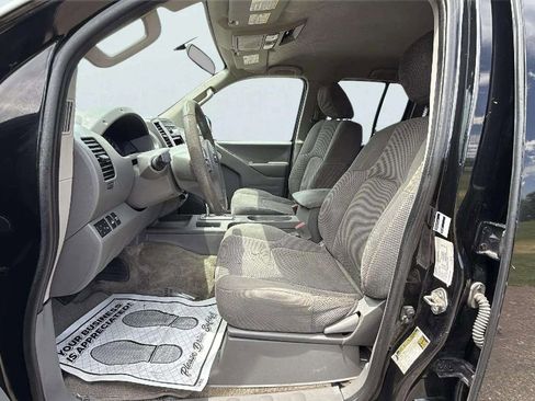 Used 2017 Nissan Frontier SV image 11