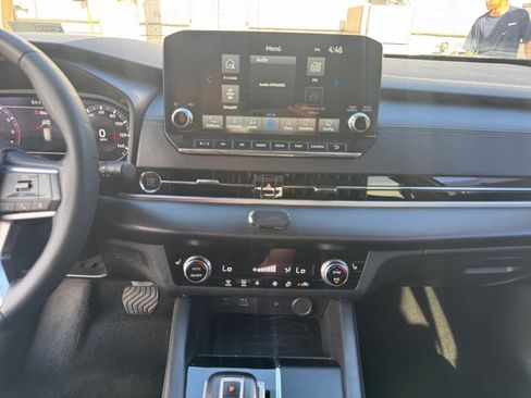 Used 2024 Mitsubishi Outlander SE FWD image 21
