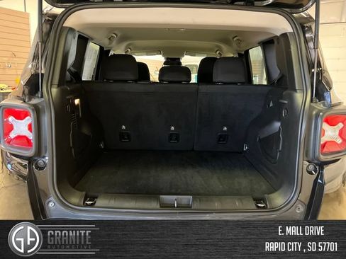 Used 2023 Jeep Renegade Latitude AWD/4WD image 24