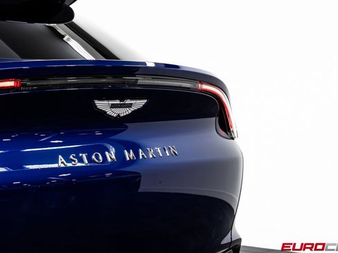 Used 2022 Aston Martin DBX image 18